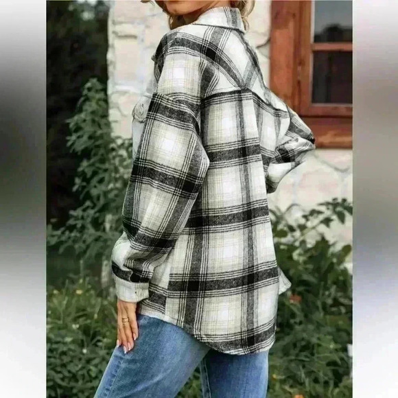 KLD black and tan flannel shacket Size S/M - Picture 2 of 8